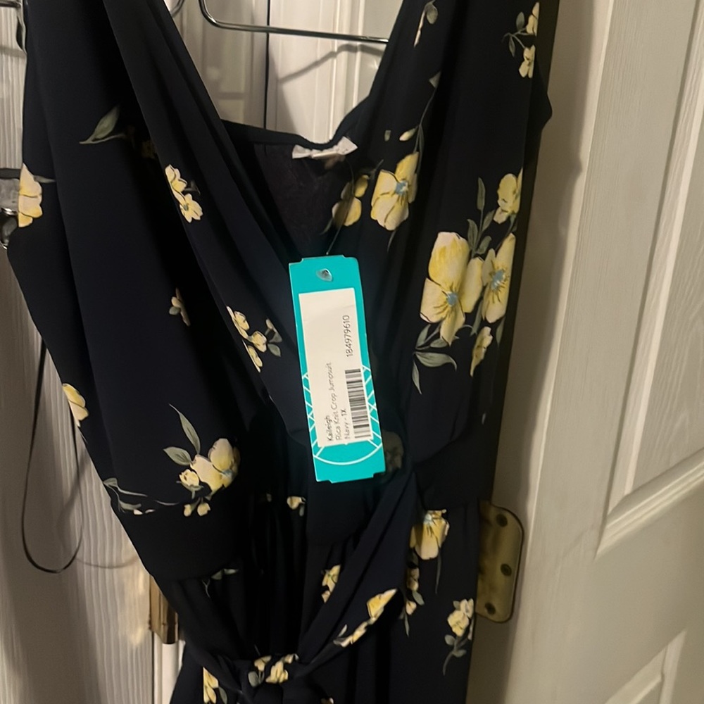 Dress - Picture 6 of 6